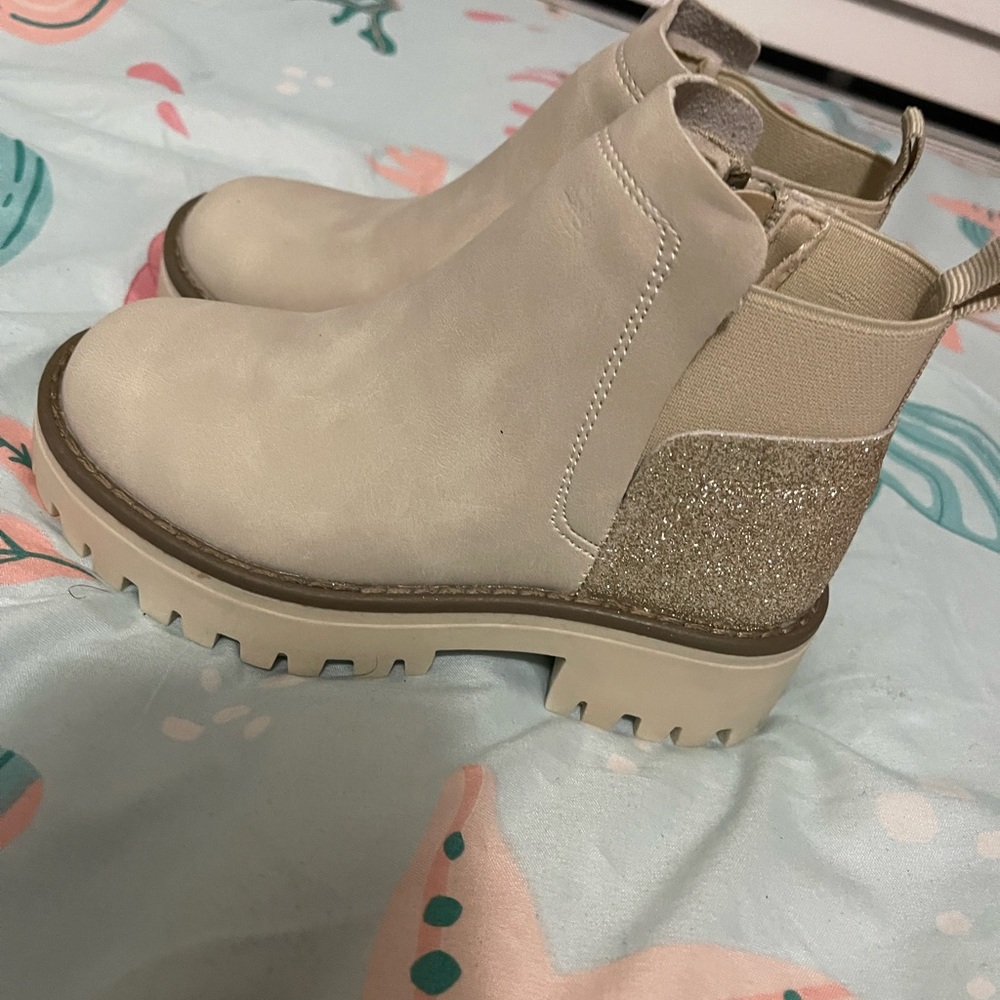 New boots never worn